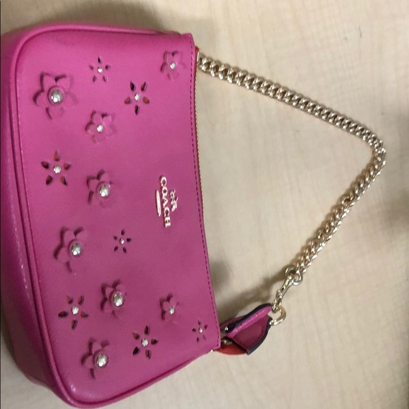 Large Wristlet 19’ Floral Appliqué Leather F65471 - Picture 2 of 11